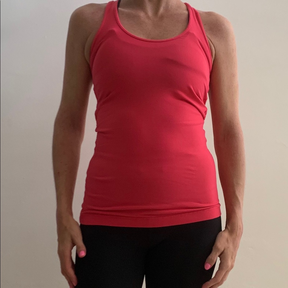 Lululemon Cool Racer Back size 4- Salmon colores